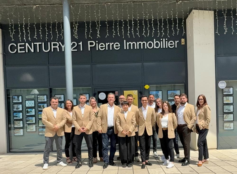 l'équipe de l'agence Pierre Immobilier