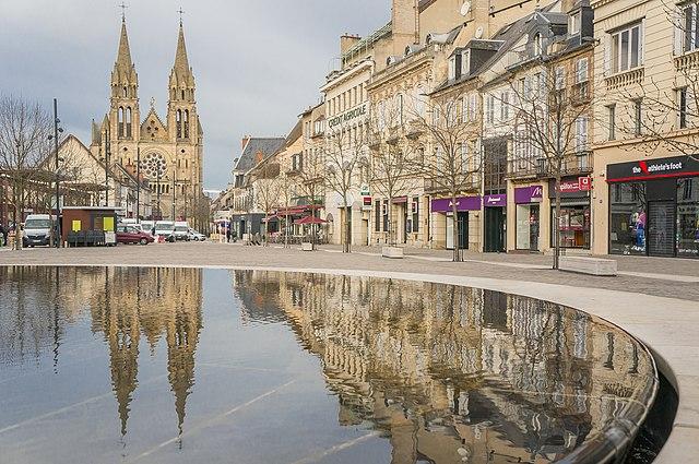 Moulins - Immobilier - CENTURY 21 Pierre Immobilier - Place d'Allier_Église du Sacré-Cœur