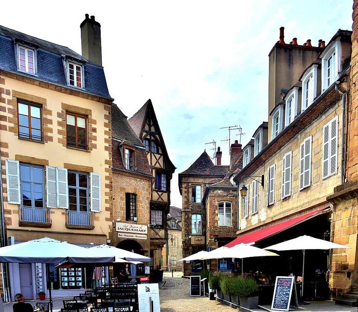 Moulins-sur-Allier  —  Immobilier - CENTURY 21 Pierre Immobilier - Rue du centre-ville de Moulins 