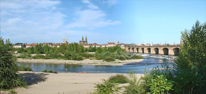 Moulins  - Immobilier - CENTURY 21 Pierre Immobilier - pont Régemorte et l'Allier