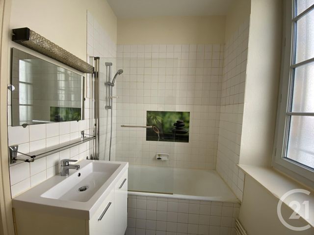 Appartement F1 à louer - 1 pièce - 27.0 m2 - MOULINS - 03 - AUVERGNE - Century 21 Pierre Immobilier Appartement F1 à louer - 1 pièce - 27.0 m2 - MOULINS - 03 - AUVERGNE - Century 21 Pierre Immobilier