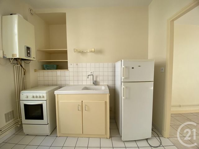 Appartement F1 à louer - 1 pièce - 27.0 m2 - MOULINS - 03 - AUVERGNE - Century 21 Pierre Immobilier Appartement F1 à louer - 1 pièce - 27.0 m2 - MOULINS - 03 - AUVERGNE - Century 21 Pierre Immobilier