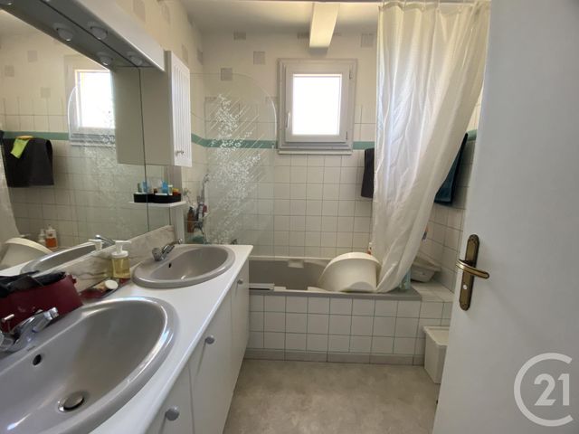 Afficher la photo en grand Appartement F5 à louer - 5 pièces - 86.86 m2 - MOULINS - 03 - AUVERGNE - Century 21 Pierre Immobilier