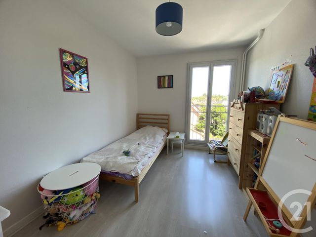 Afficher la photo en grand Appartement F5 à louer - 5 pièces - 86.86 m2 - MOULINS - 03 - AUVERGNE - Century 21 Pierre Immobilier