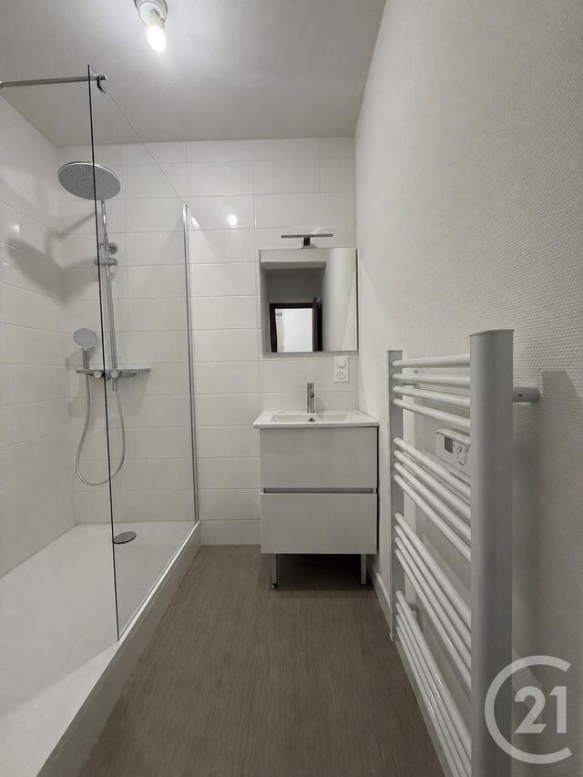 Appartement F2 à louer - 2 pièces - 46.77 m2 - MOULINS - 03 - AUVERGNE - Century 21 Pierre Immobilier