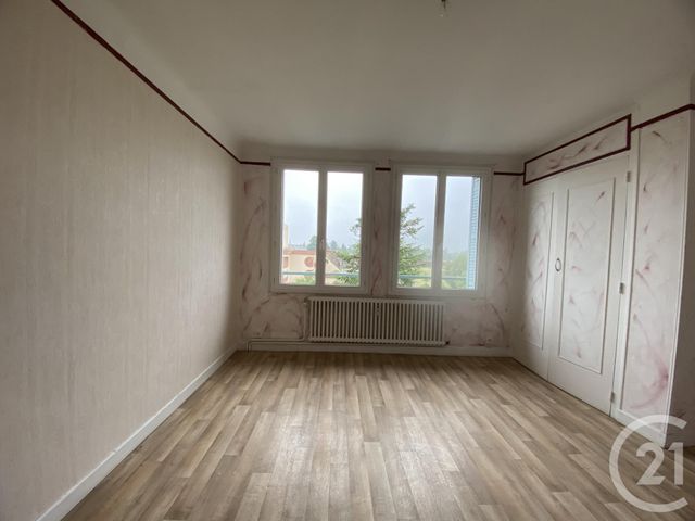 Afficher la photo en grand Appartement F4 à louer - 4 pièces - 69.29 m2 - MOULINS - 03 - AUVERGNE - Century 21 Pierre Immobilier