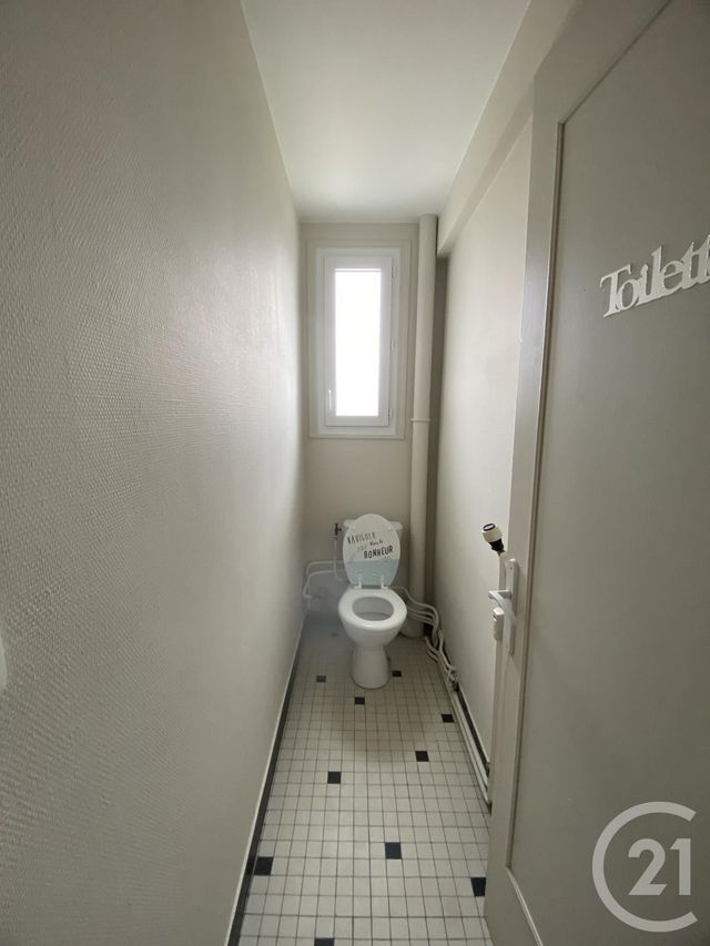 Afficher la photo en grand Appartement F4 à louer - 4 pièces - 69.29 m2 - MOULINS - 03 - AUVERGNE - Century 21 Pierre Immobilier