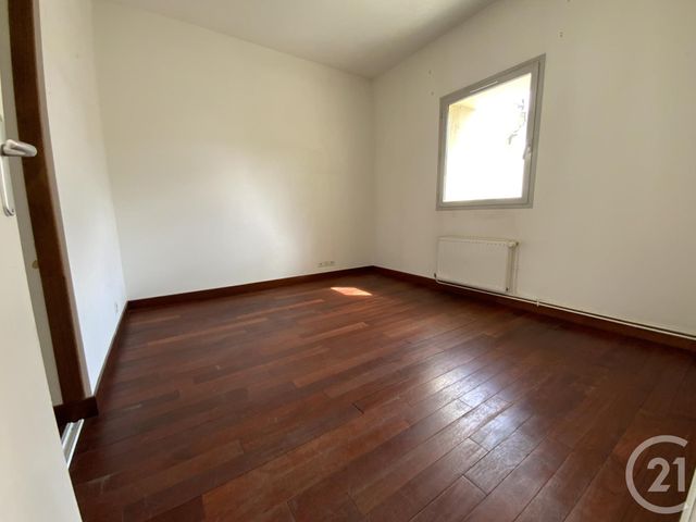 Afficher la photo en grand Appartement F3 à louer - 3 pièces - 70.0 m2 - MOULINS - 03 - AUVERGNE - Century 21 Pierre Immobilier