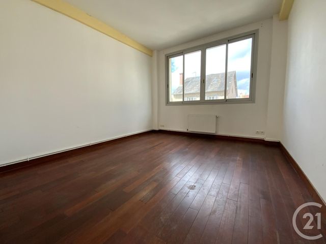 Afficher la photo en grand Appartement F3 à louer - 3 pièces - 70.0 m2 - MOULINS - 03 - AUVERGNE - Century 21 Pierre Immobilier