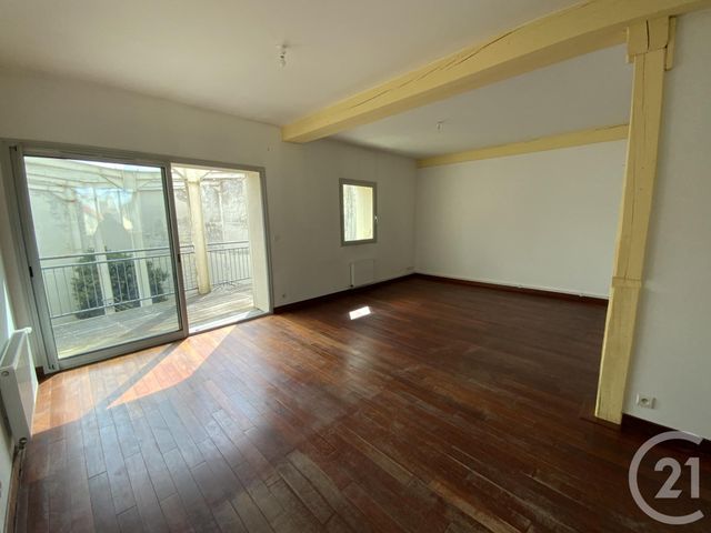 Afficher la photo en grand Appartement F3 à louer - 3 pièces - 70.0 m2 - MOULINS - 03 - AUVERGNE - Century 21 Pierre Immobilier