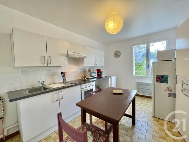 Appartement F3 à vendre - 3 pièces - 79.95 m2 - MOULINS - 03 - AUVERGNE - Century 21 Pierre Immobilier Appartement F3 à vendre - 3 pièces - 79.95 m2 - MOULINS - 03 - AUVERGNE - Century 21 Pierre Immobilier