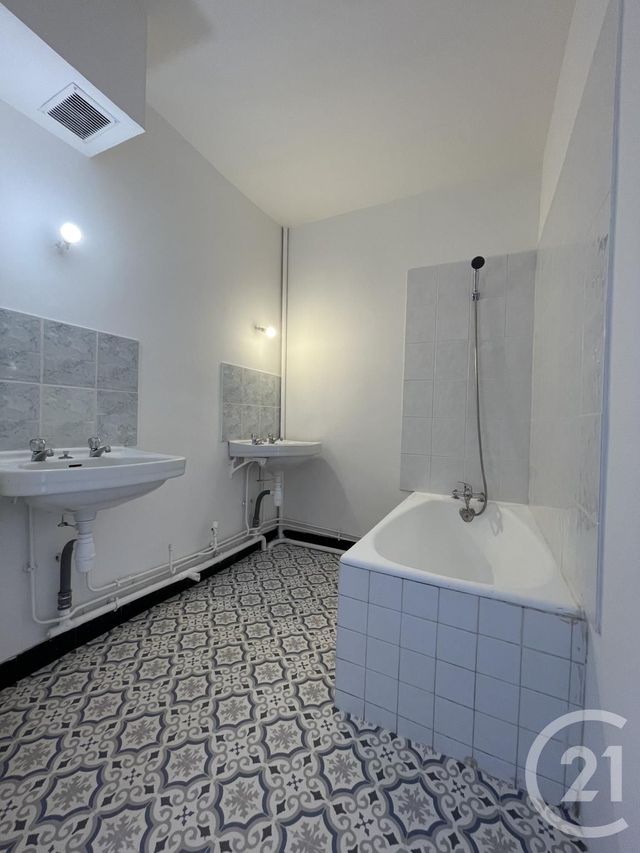 maison à vendre - 5 pièces - 92.0 m2 - YZEURE - 03 - AUVERGNE - Century 21 Pierre Immobilier maison à vendre - 5 pièces - 92.0 m2 - YZEURE - 03 - AUVERGNE - Century 21 Pierre Immobilier