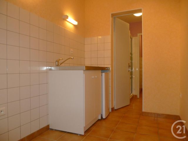 Appartement F1 à louer - 1 pièce - 25.87 m2 - YZEURE - 03 - AUVERGNE - Century 21 Pierre Immobilier Appartement F1 à louer - 1 pièce - 25.87 m2 - YZEURE - 03 - AUVERGNE - Century 21 Pierre Immobilier