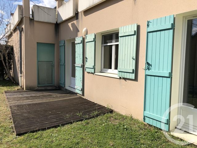 Appartement F2 à louer - 2 pièces - 42.15 m2 - YZEURE - 03 - AUVERGNE - Century 21 Pierre Immobilier Appartement F2 à louer - 2 pièces - 42.15 m2 - YZEURE - 03 - AUVERGNE - Century 21 Pierre Immobilier