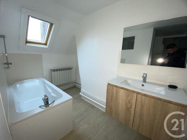 Appartement F3 à louer - 3 pièces - 69.0 m2 - MOULINS - 03 - AUVERGNE - Century 21 Pierre Immobilier Appartement F3 à louer - 3 pièces - 69.0 m2 - MOULINS - 03 - AUVERGNE - Century 21 Pierre Immobilier