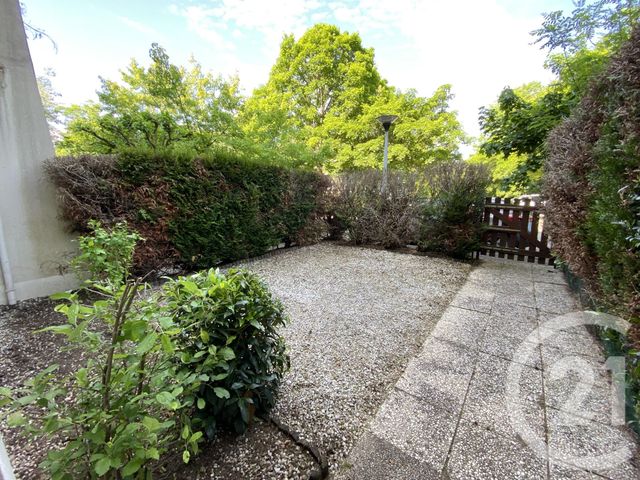 Appartement F1 à vendre - 1 pièce - 34.75 m2 - MOULINS - 03 - AUVERGNE - Century 21 Pierre Immobilier Appartement F1 à vendre - 1 pièce - 34.75 m2 - MOULINS - 03 - AUVERGNE - Century 21 Pierre Immobilier