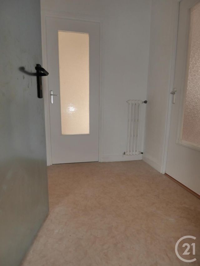 Appartement F1 à louer - 1 pièce - 34.42 m2 - MOULINS - 03 - AUVERGNE - Century 21 Pierre Immobilier Appartement F1 à louer - 1 pièce - 34.42 m2 - MOULINS - 03 - AUVERGNE - Century 21 Pierre Immobilier