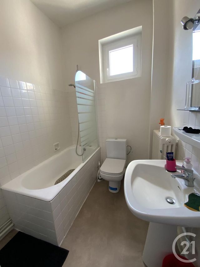 Appartement F1 à louer - 1 pièce - 34.42 m2 - MOULINS - 03 - AUVERGNE - Century 21 Pierre Immobilier Appartement F1 à louer - 1 pièce - 34.42 m2 - MOULINS - 03 - AUVERGNE - Century 21 Pierre Immobilier