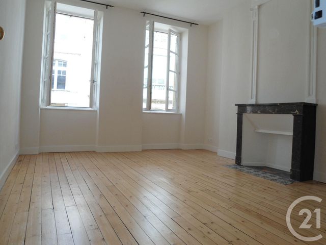 Appartement F4 à louer - 4 pièces - 116.19 m2 - MOULINS - 03 - AUVERGNE - Century 21 Pierre Immobilier Appartement F4 à louer - 4 pièces - 116.19 m2 - MOULINS - 03 - AUVERGNE - Century 21 Pierre Immobilier