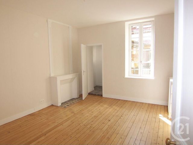 Appartement F4 à louer - 4 pièces - 116.19 m2 - MOULINS - 03 - AUVERGNE - Century 21 Pierre Immobilier Appartement F4 à louer - 4 pièces - 116.19 m2 - MOULINS - 03 - AUVERGNE - Century 21 Pierre Immobilier