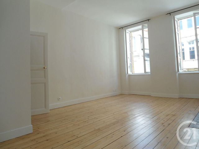 Appartement F4 à louer - 4 pièces - 116.19 m2 - MOULINS - 03 - AUVERGNE - Century 21 Pierre Immobilier Appartement F4 à louer - 4 pièces - 116.19 m2 - MOULINS - 03 - AUVERGNE - Century 21 Pierre Immobilier