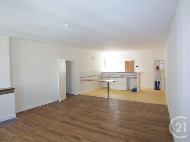 Appartement F4 à louer - 4 pièces - 116.19 m2 - MOULINS - 03 - AUVERGNE - Century 21 Pierre Immobilier Appartement F4 à louer - 4 pièces - 116.19 m2 - MOULINS - 03 - AUVERGNE - Century 21 Pierre Immobilier