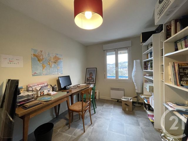 Afficher la photo en grand Appartement F4 à louer - 4 pièces - 85.43 m2 - MOULINS - 03 - AUVERGNE - Century 21 Pierre Immobilier