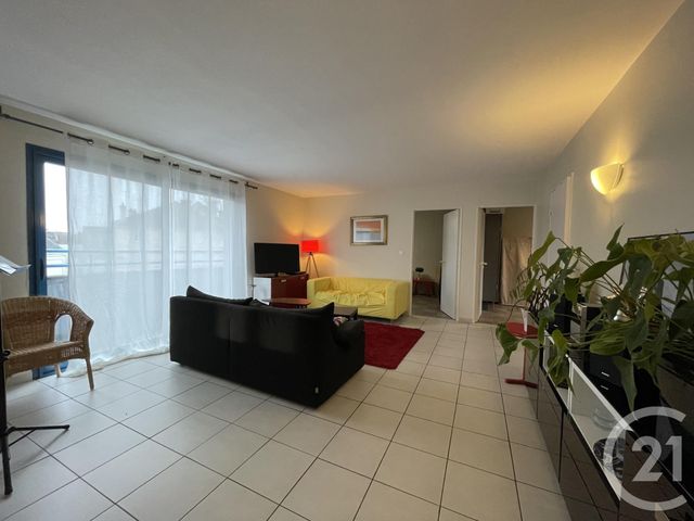 Afficher la photo en grand Appartement F4 à louer - 4 pièces - 85.43 m2 - MOULINS - 03 - AUVERGNE - Century 21 Pierre Immobilier