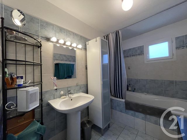 Afficher la photo en grand Appartement F4 à louer - 4 pièces - 85.43 m2 - MOULINS - 03 - AUVERGNE - Century 21 Pierre Immobilier