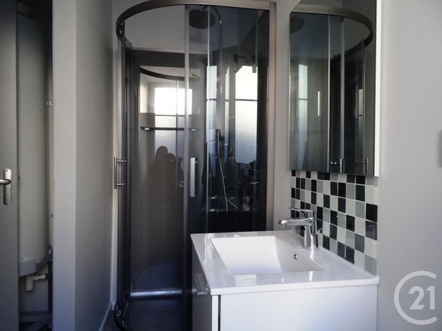 Afficher la photo en grand Appartement F3 à louer - 3 pièces - 54.0 m2 - MOULINS - 03 - AUVERGNE - Century 21 Pierre Immobilier