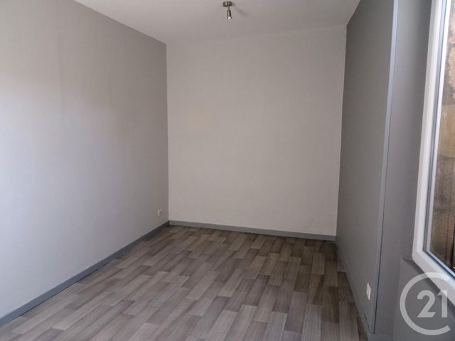 Afficher la photo en grand Appartement F3 à louer - 3 pièces - 54.0 m2 - MOULINS - 03 - AUVERGNE - Century 21 Pierre Immobilier