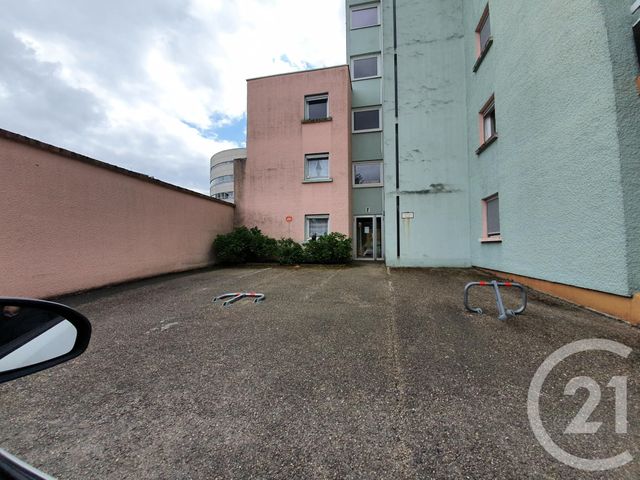 Afficher la photo en grand parking à louer - 10.0 m2 - MOULINS - 03 - AUVERGNE - Century 21 Pierre Immobilier