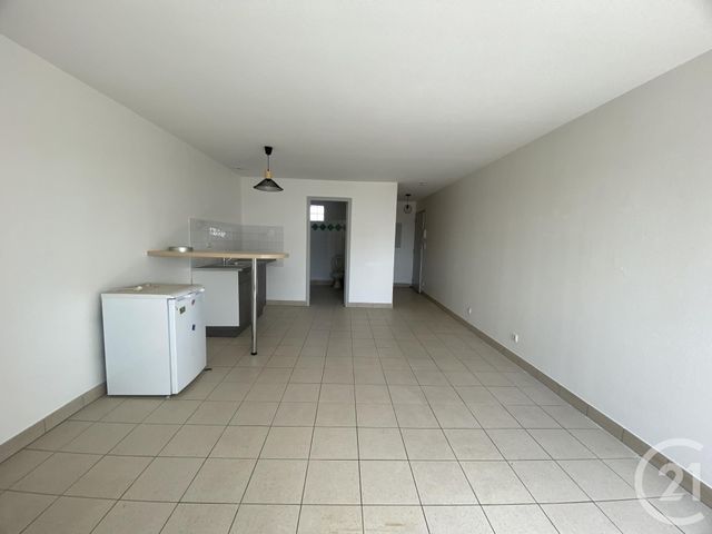 Afficher la photo en grand Studio à louer - 1 pièce - 31.67 m2 - YZEURE - 03 - AUVERGNE - Century 21 Pierre Immobilier