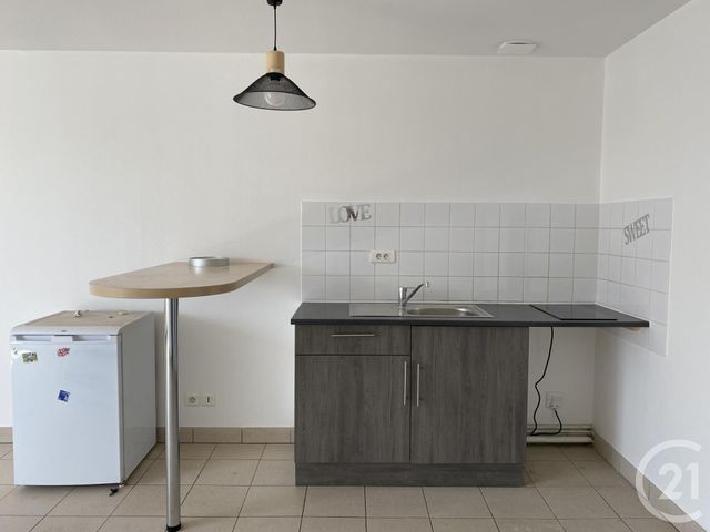 Afficher la photo en grand Studio à louer - 1 pièce - 31.67 m2 - YZEURE - 03 - AUVERGNE - Century 21 Pierre Immobilier