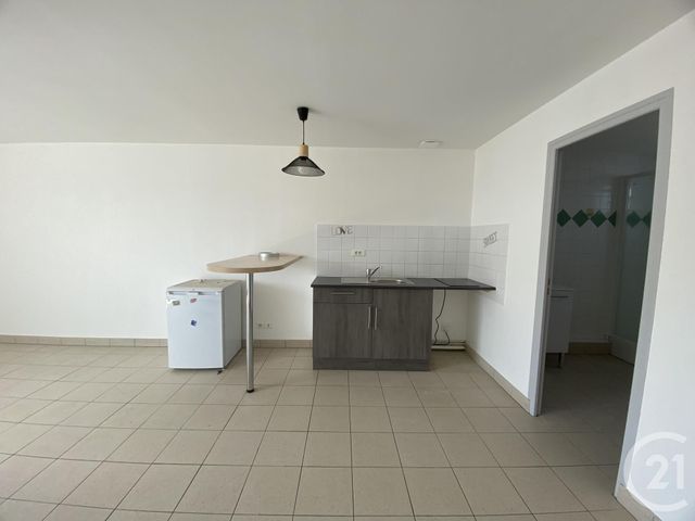 Afficher la photo en grand Studio à louer - 1 pièce - 31.67 m2 - YZEURE - 03 - AUVERGNE - Century 21 Pierre Immobilier