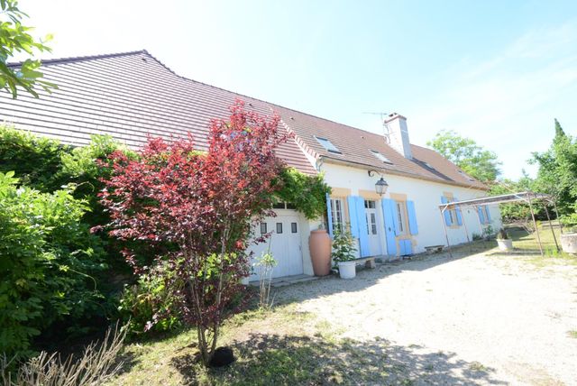 Afficher la photo en grand maison à vendre - 10 pièces - 241.36 m2 - YZEURE - 03 - AUVERGNE - Century 21 Pierre Immobilier