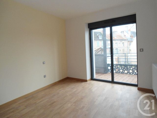 Afficher la photo en grand Appartement F3 à louer - 3 pièces - 97.17 m2 - MOULINS - 03 - AUVERGNE - Century 21 Pierre Immobilier