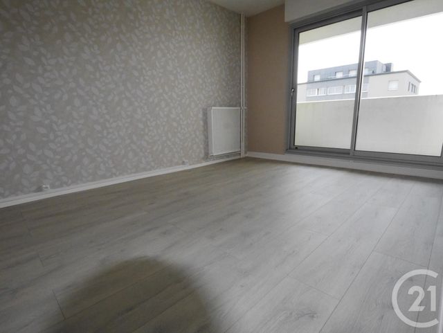 Afficher la photo en grand Appartement F3 à louer - 3 pièces - 73.0 m2 - MOULINS - 03 - AUVERGNE - Century 21 Pierre Immobilier