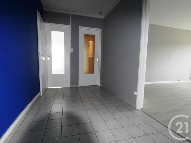 Afficher la photo en grand Appartement F3 à louer - 3 pièces - 73.0 m2 - MOULINS - 03 - AUVERGNE - Century 21 Pierre Immobilier