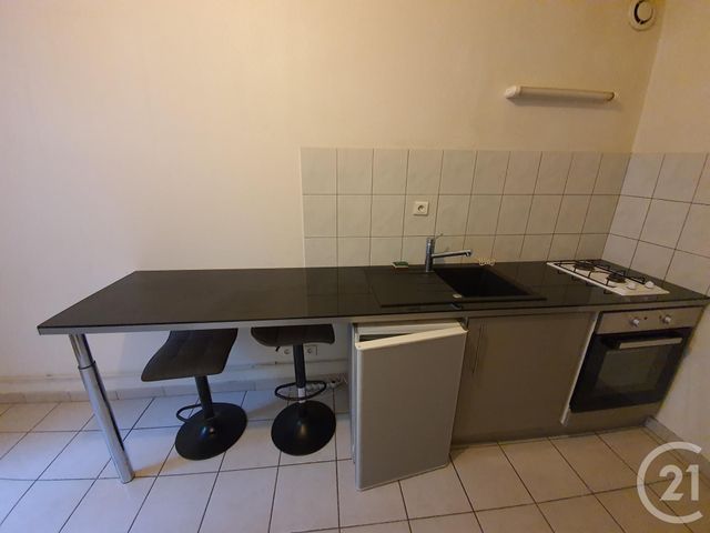 Afficher la photo en grand appartement à louer - 2 pièces - 25.0 m2 - MOULINS - 03 - AUVERGNE - Century 21 Pierre Immobilier
