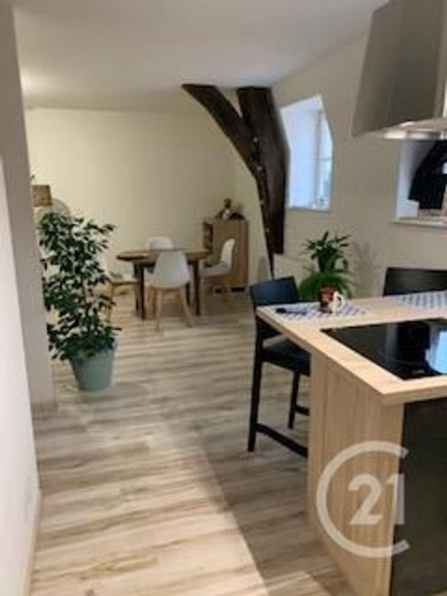 Afficher la photo en grand Appartement F2 à louer - 2 pièces - 57.82 m2 - MOULINS - 03 - AUVERGNE - Century 21 Pierre Immobilier