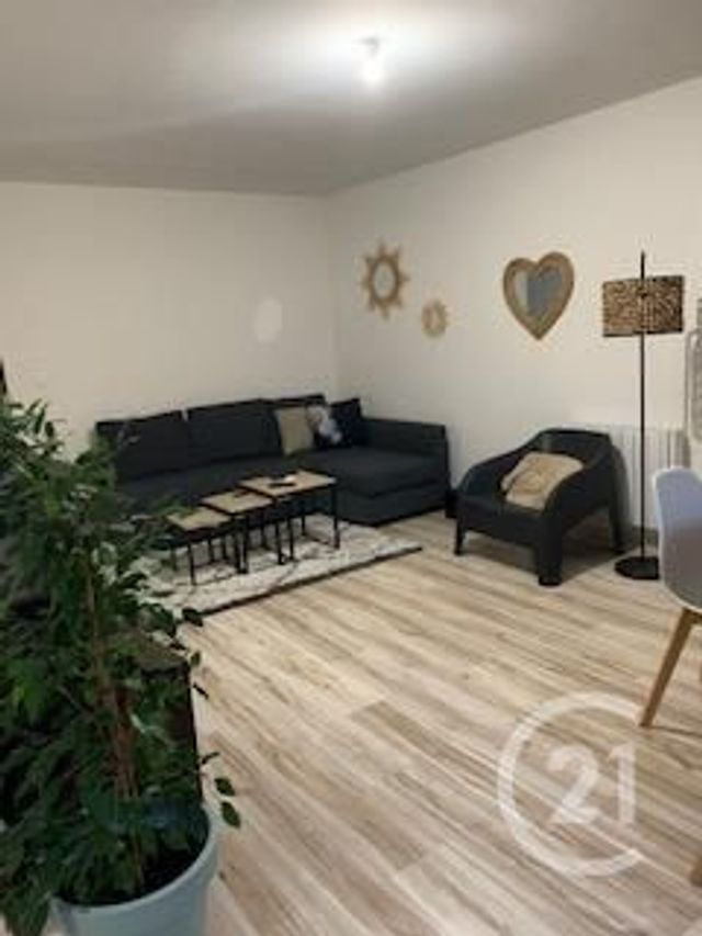 Afficher la photo en grand Appartement F2 à louer - 2 pièces - 57.82 m2 - MOULINS - 03 - AUVERGNE - Century 21 Pierre Immobilier