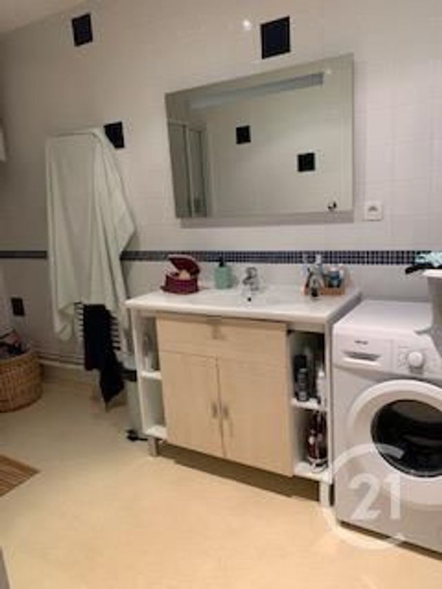 Afficher la photo en grand Appartement F2 à louer - 2 pièces - 57.82 m2 - MOULINS - 03 - AUVERGNE - Century 21 Pierre Immobilier