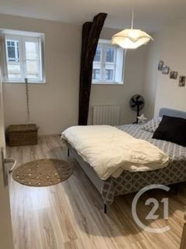 Afficher la photo en grand Appartement F2 à louer - 2 pièces - 57.82 m2 - MOULINS - 03 - AUVERGNE - Century 21 Pierre Immobilier