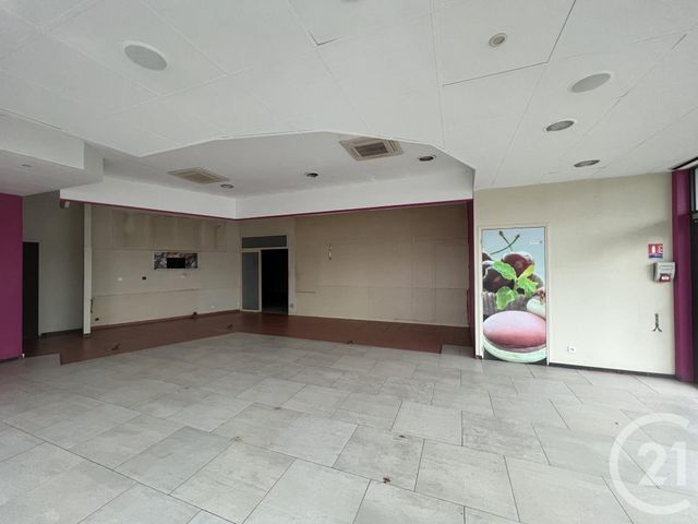 Afficher la photo en grand commerce à louer - 200.0 m2 - MOULINS - 03 - AUVERGNE - Century 21 Pierre Immobilier