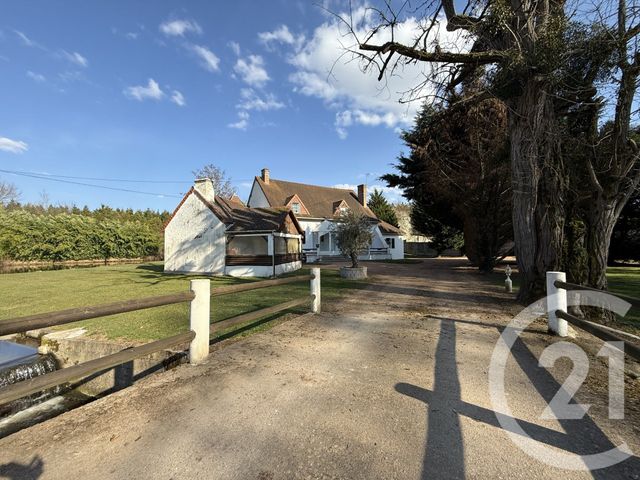 maison à vendre - 5 pièces - 216.77 m2 - VILLENEUVE SUR ALLIER - 03 - AUVERGNE - Century 21 Pierre Immobilier