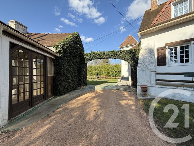 maison à vendre - 5 pièces - 216.77 m2 - VILLENEUVE SUR ALLIER - 03 - AUVERGNE - Century 21 Pierre Immobilier