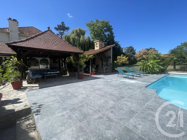 Afficher la photo en grand maison à vendre - 10 pièces - 339.0 m2 - YZEURE - 03 - AUVERGNE - Century 21 Pierre Immobilier