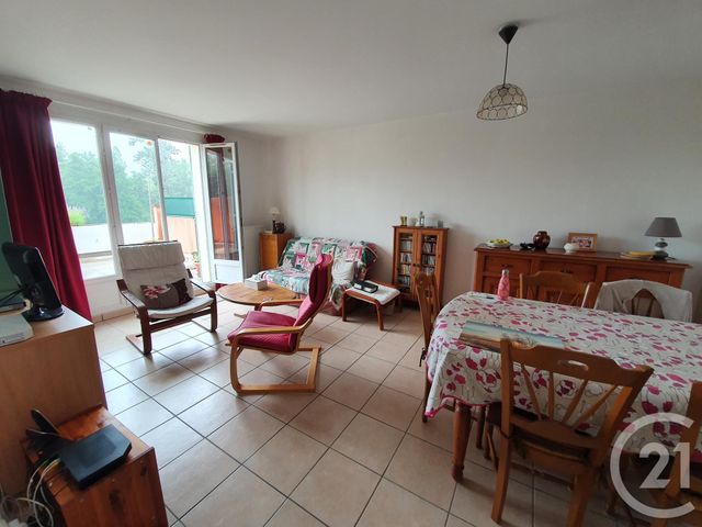 Appartement F4 à louer - 4 pièces - 124.97 m2 - YZEURE - 03 - AUVERGNE - Century 21 Pierre Immobilier