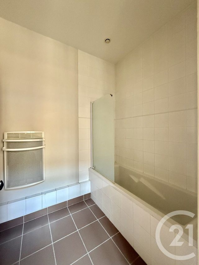 Appartement F4 à vendre - 4 pièces - 90.95 m2 - MOULINS - 03 - AUVERGNE - Century 21 Pierre Immobilier